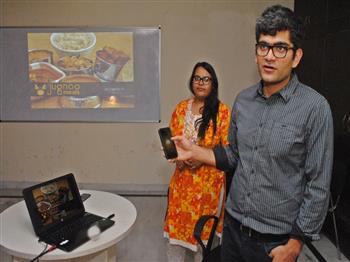 Mr. Rahul Tandon, Vice President Jugnoo and homechef during the food tasting session