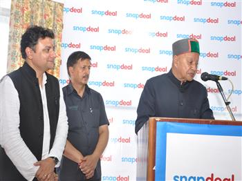 Shri Virbhadra Singh , Honourable Chief Minister of Himachal Pradesh at the launch of the Snapdeal Special E-commerce Zone